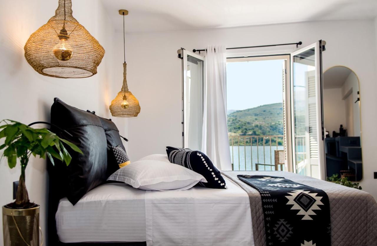 A & B Minimal Suite Ιι With Sea View In Argostoli Kültér fotó