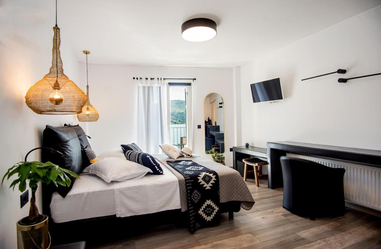 A & B Minimal Suite Ιι With Sea View In Argostoli Kültér fotó