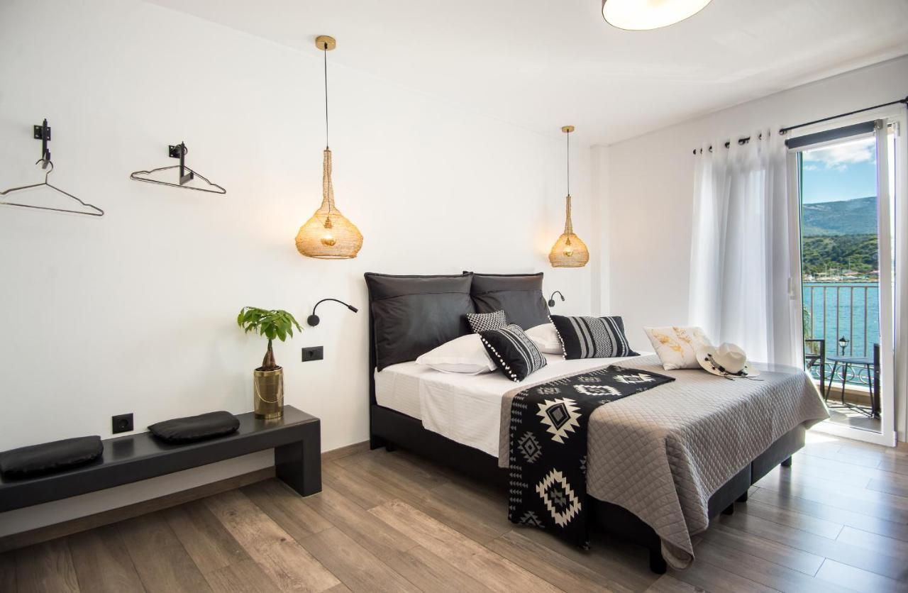 A & B Minimal Suite Ιι With Sea View In Argostoli Kültér fotó