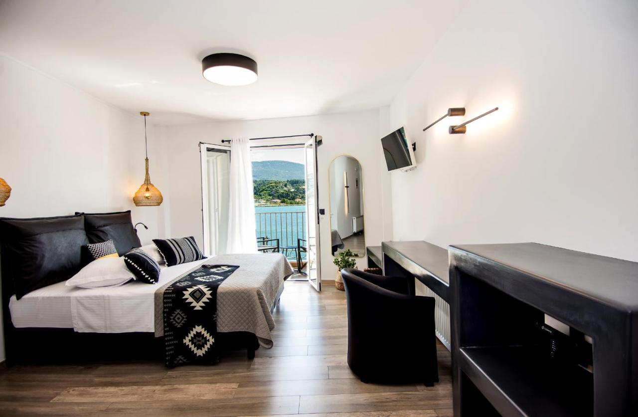 A & B Minimal Suite Ιι With Sea View In Argostoli Kültér fotó