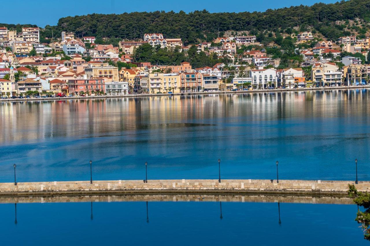 A & B Minimal Suite Ιι With Sea View In Argostoli Kültér fotó